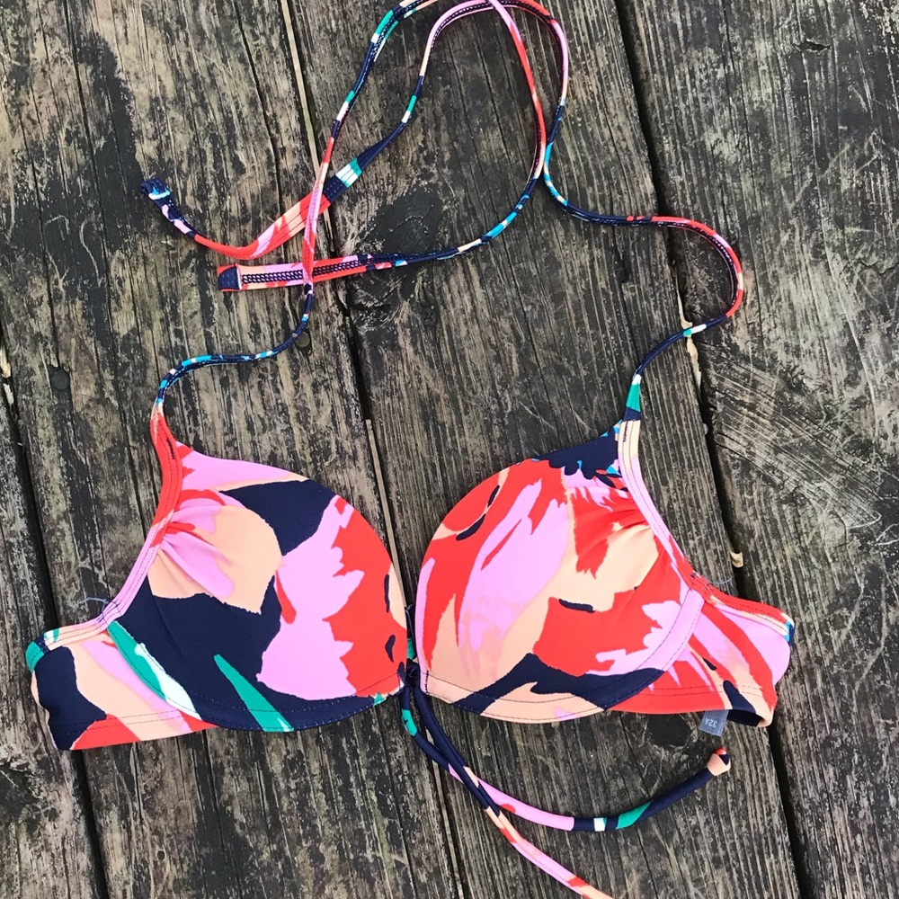 ❤️Aeria 32a Bikini Top